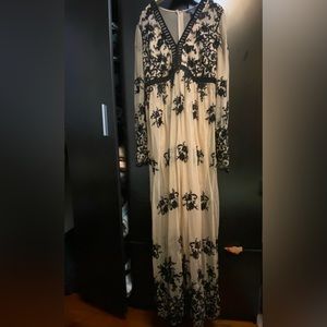 Like New! Bohemian maxi dress with lace floral detailing